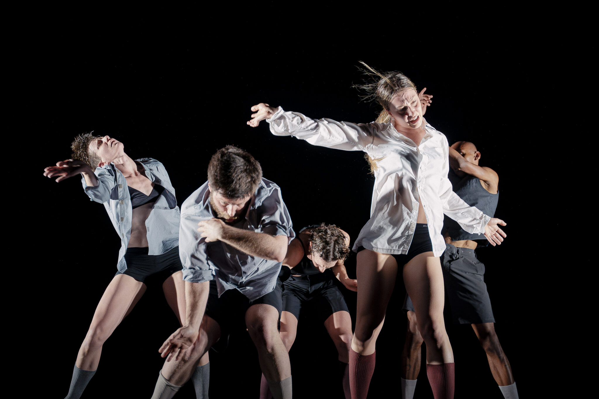 CE QUI NOUS TRAVERSE